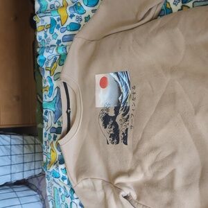 Brown crew neck with graphic Great Wave front